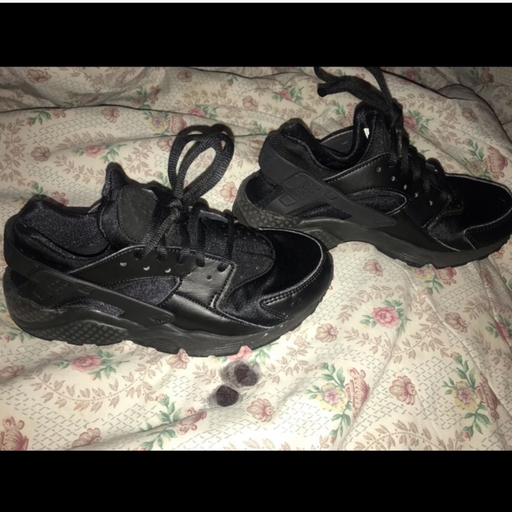 Black Huraches